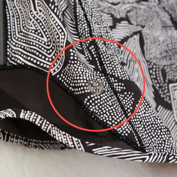 Lululemon Hotty Hot Shorts Dottie Tribe White Black 2.5" Inseam Size 8 Active - Picture 16 of 16